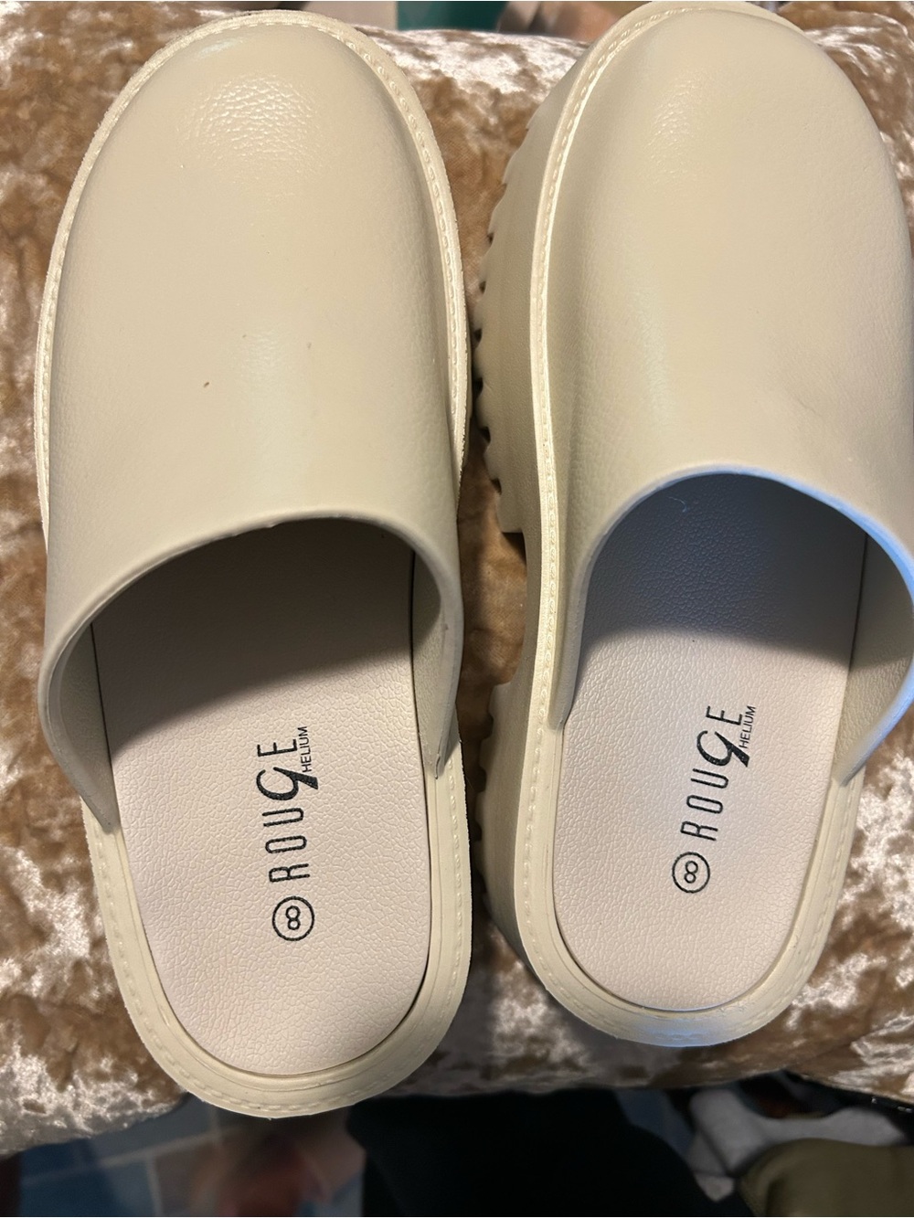 Rouge Helium Cream Slip-On Platform Clogs